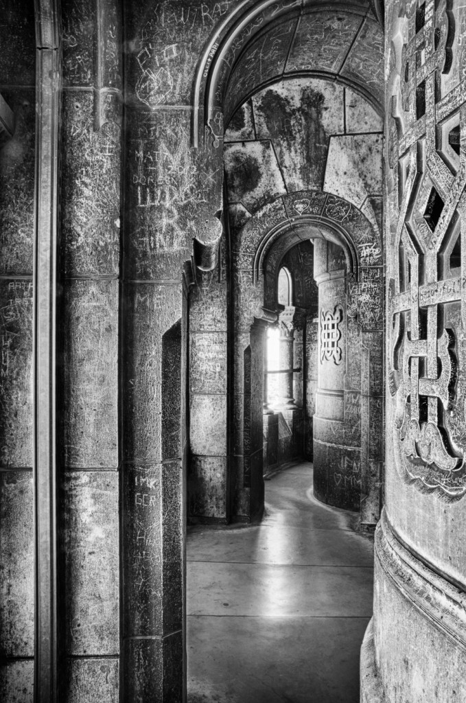 Sacré Coeur Passage © Harold Davis