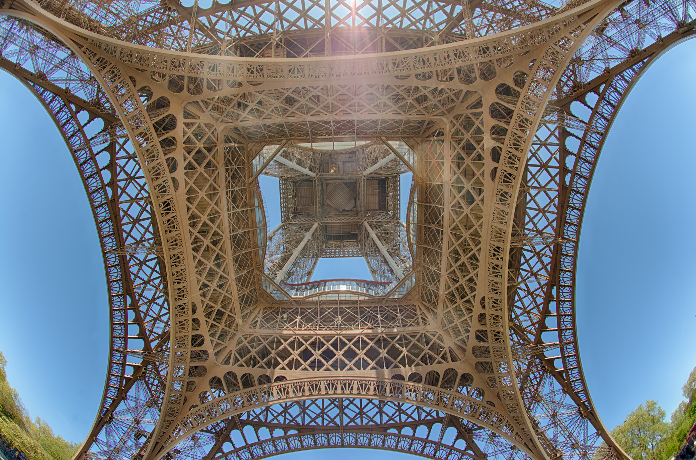 Underneath La Tour Eiffel © Harold Davis