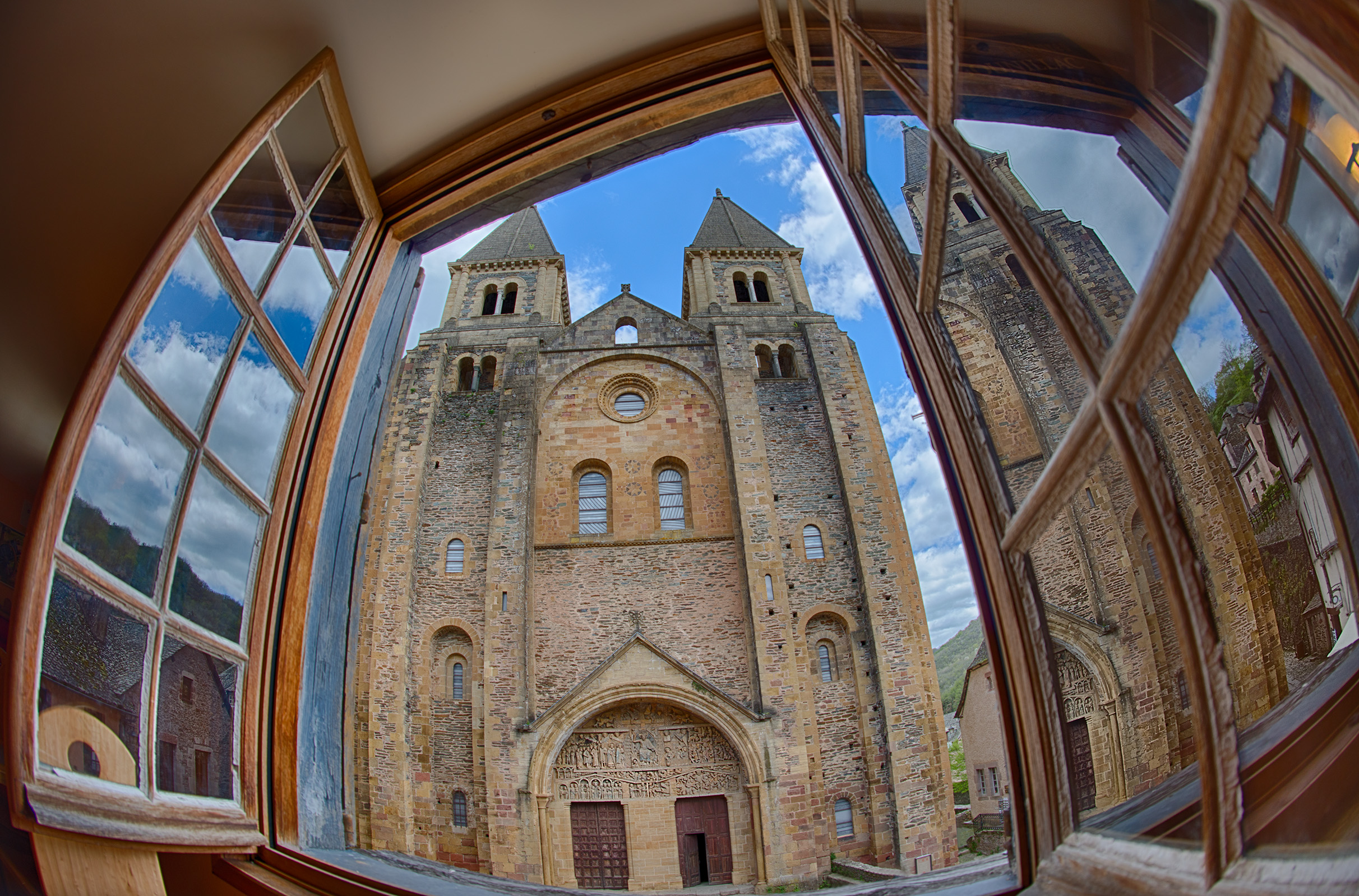 Abbaye Sainte-Foy de Conques © Harold Davis